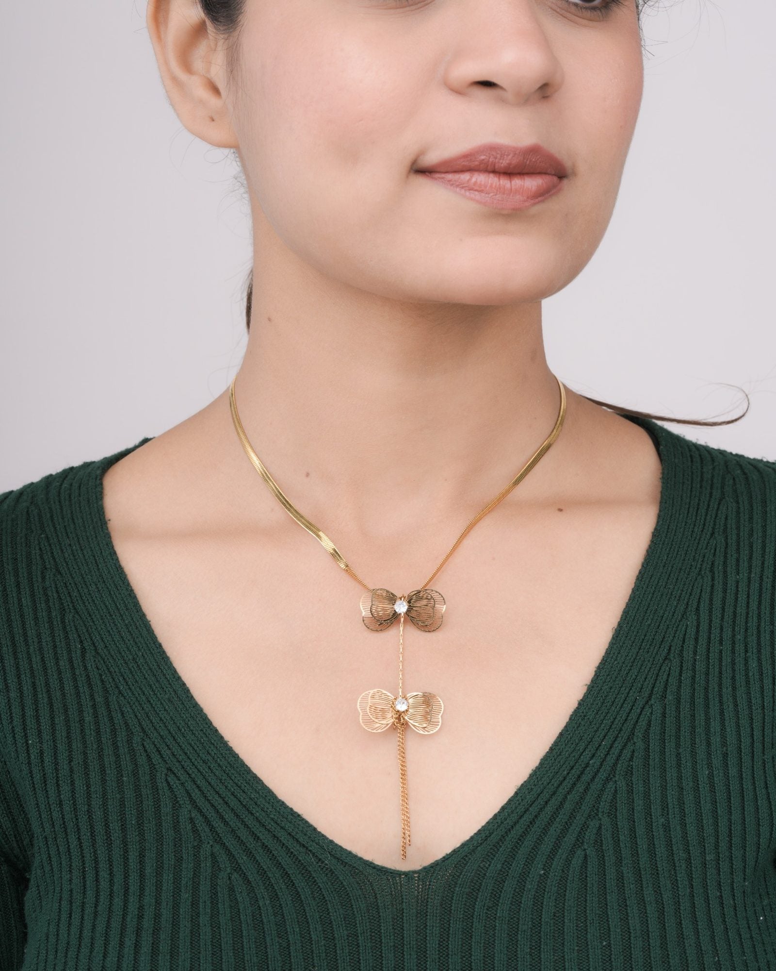 Velisse Bowfal Necklace
