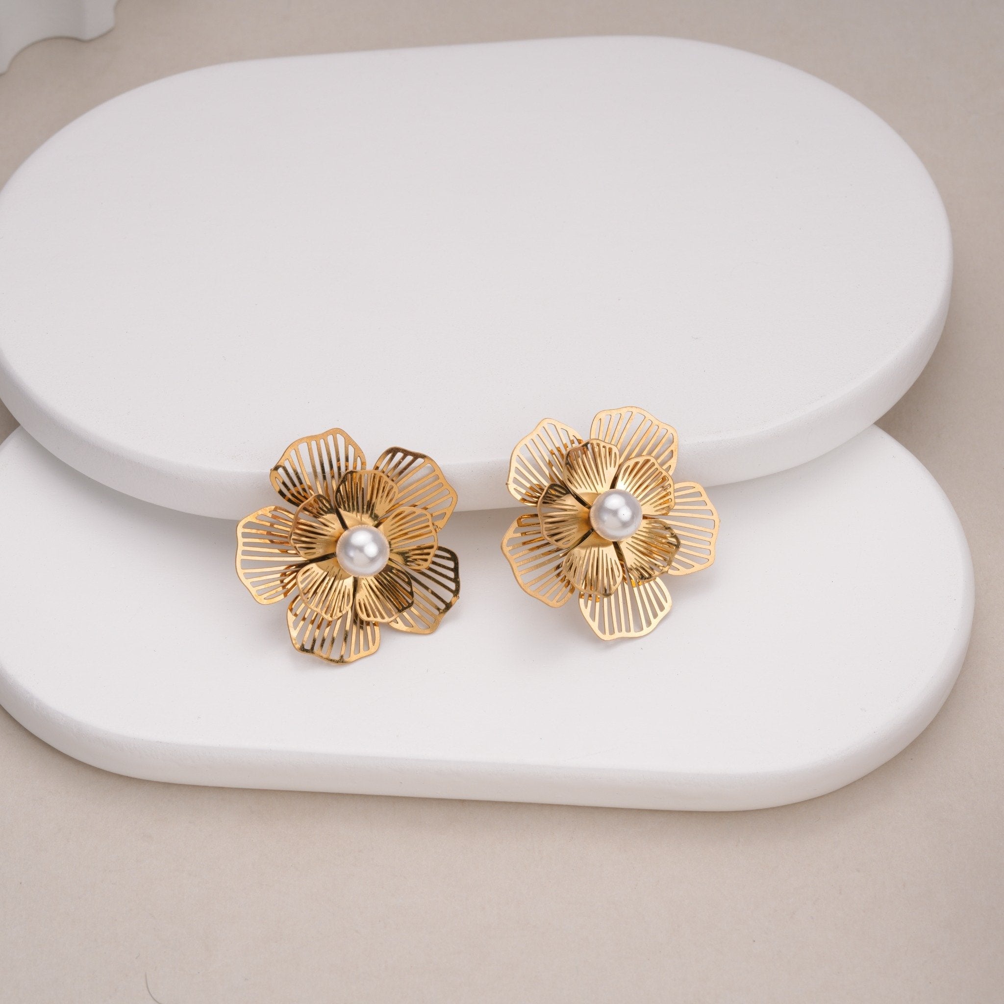 Pearl Flora Studs Earrings
