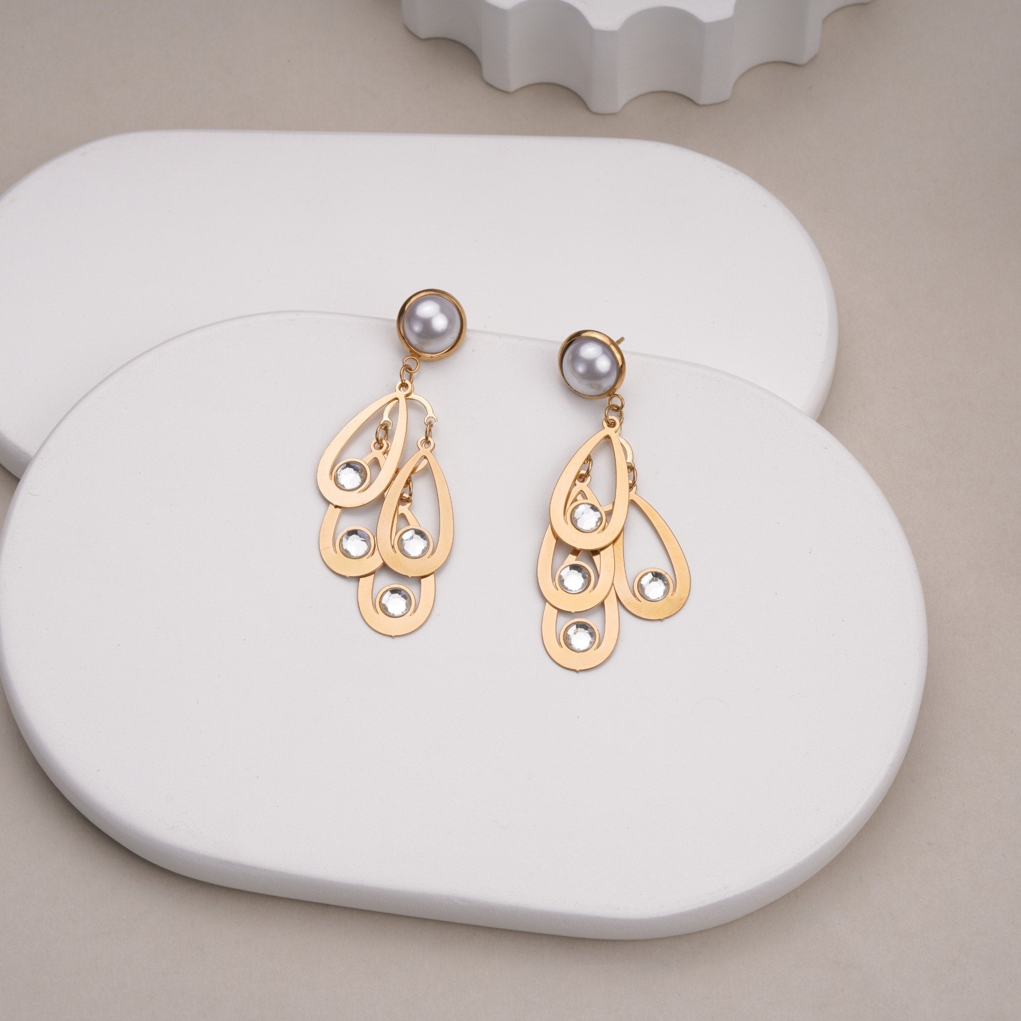 Élise Cascade Pearl Earrings