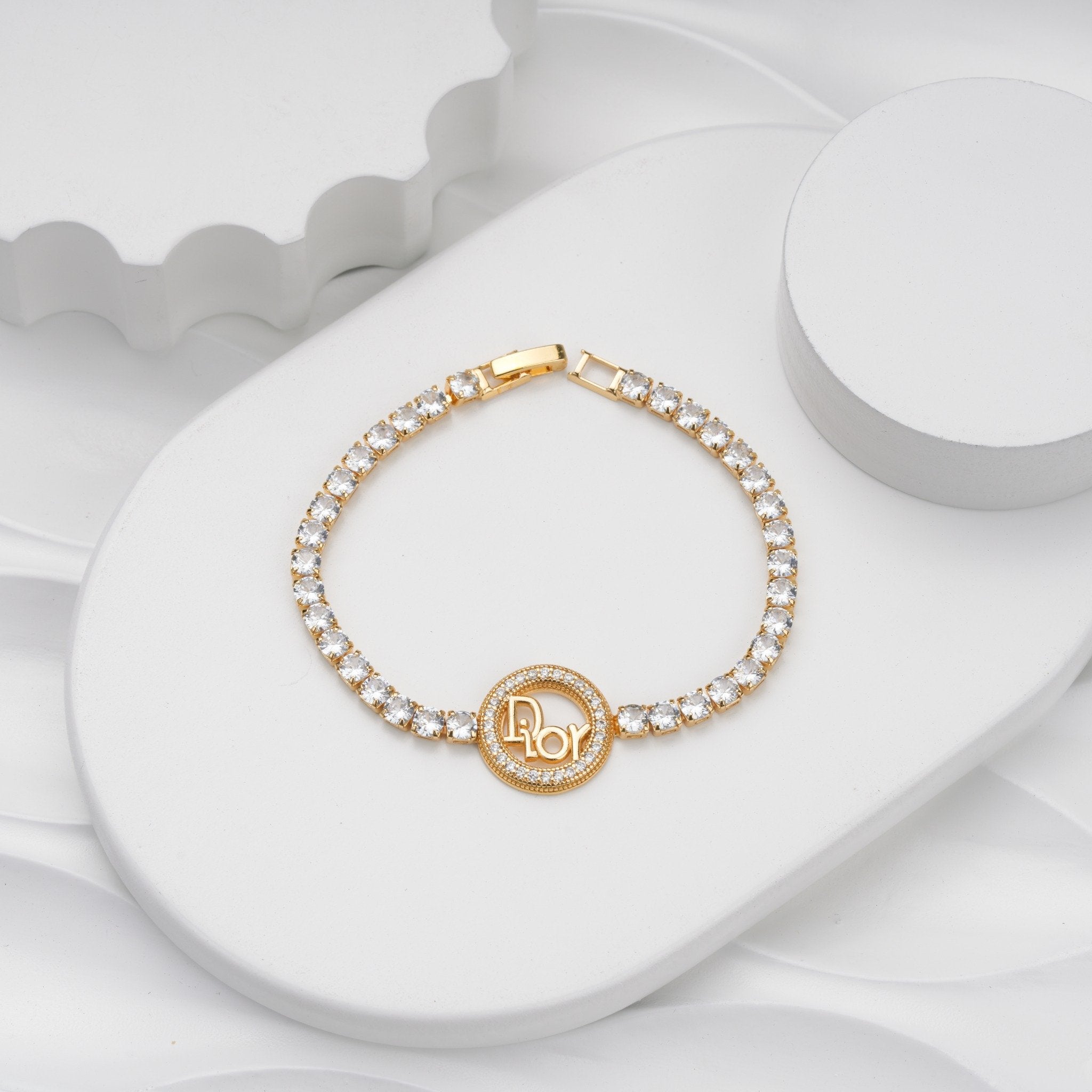 Regal Circle Bracelet
