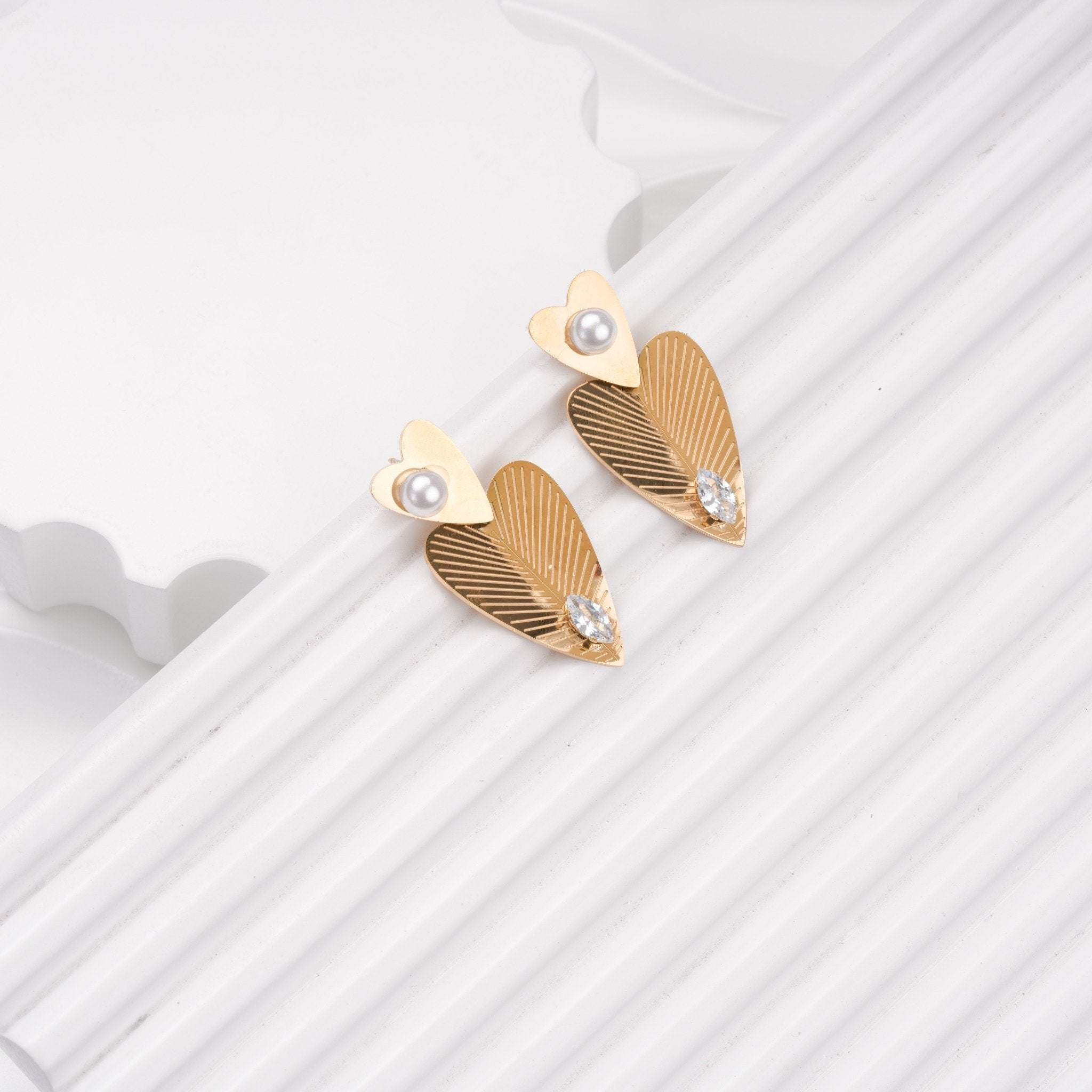 Amora Leaf Studs Earrings