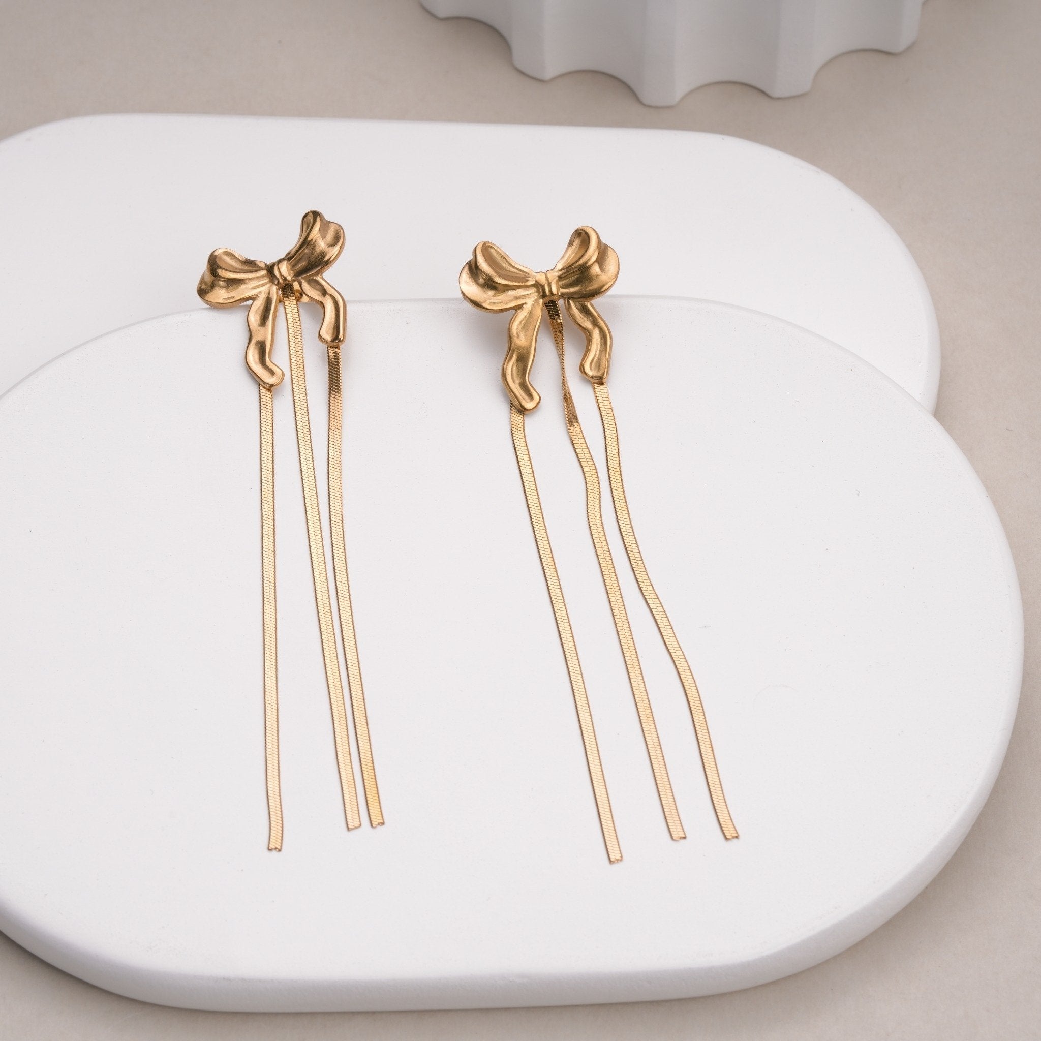 Élise Bowfall Gold Drops Earrings
