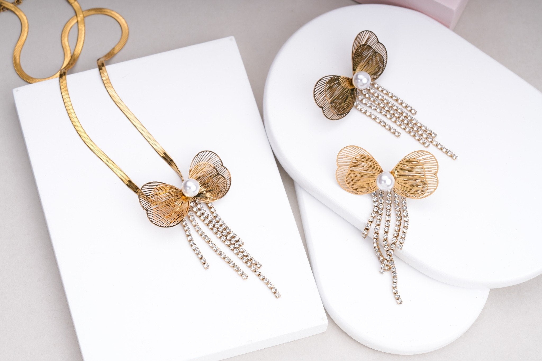 Pearl Bowfall Radiance Set