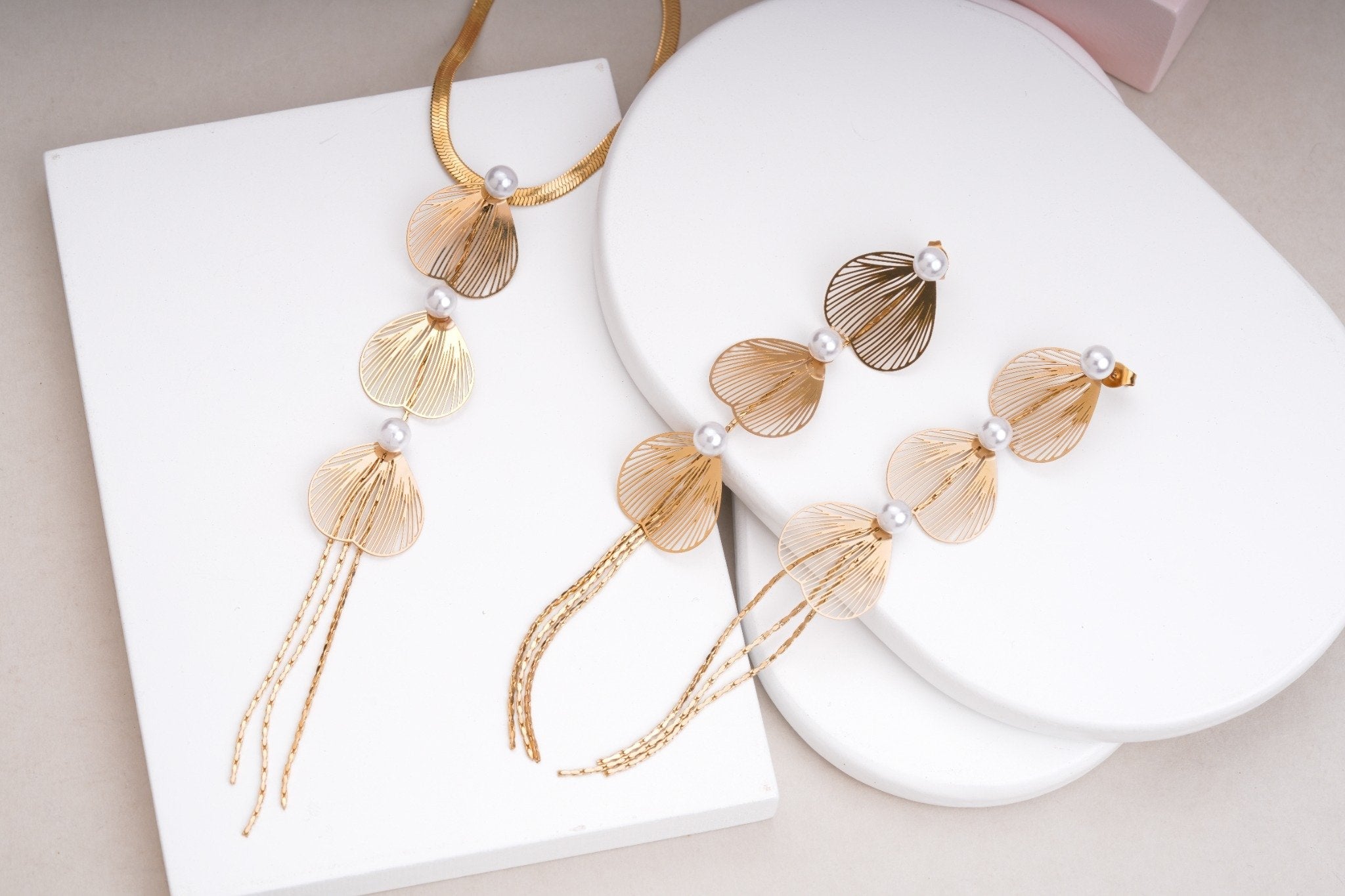 Pearl Petal Cascade Set