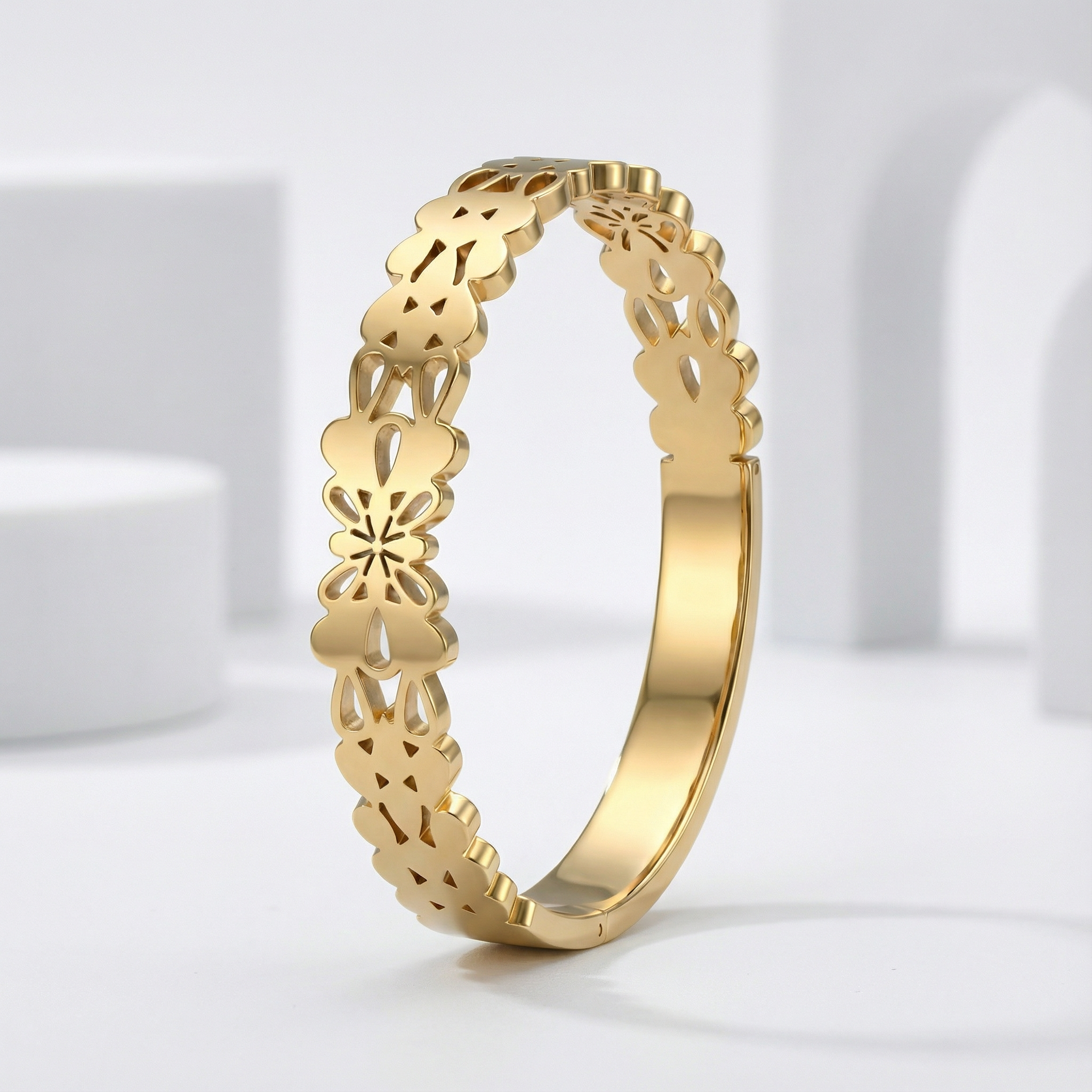 Bloom Cut Gold Bracelet